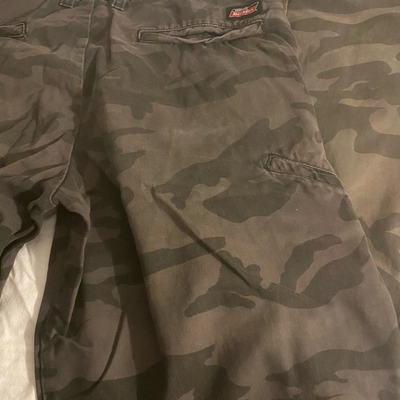 Dickies Other - Dickies camo shorts size 32